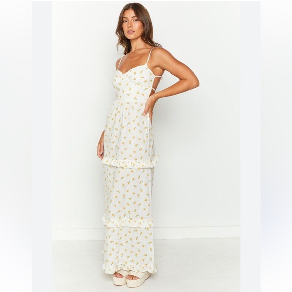 NEW WITH TAGS RUFFLE FLORAL MAXI DRESS - Picture 3 of 6